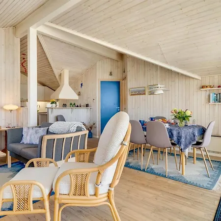 Matias - 150m From The Sea By Interhome